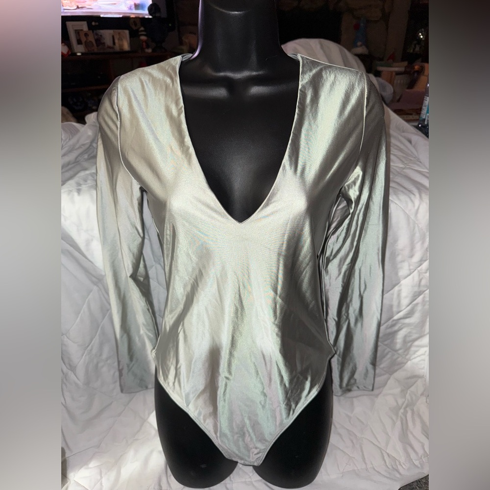 House Of Harlow 1960 Brand New Bella Long Sleeve V-Neck Bodysuit